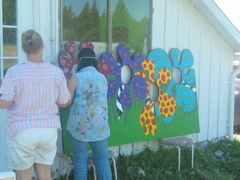 Flower faces finishing touches